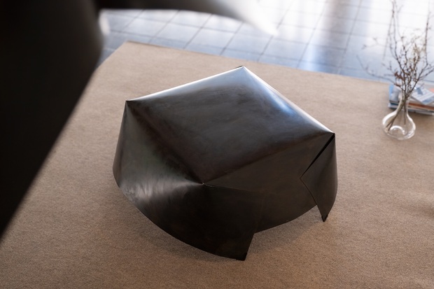 Bild:  Folded Sheets/ Coffee Table
