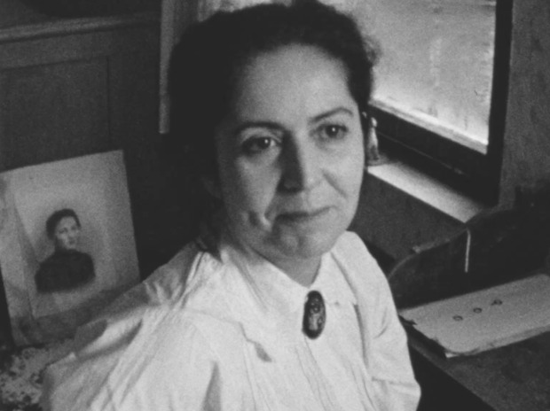 Picture: (Filmstill) Das Wasser ist silberhell und durchsichtig und möchte unberührt sein