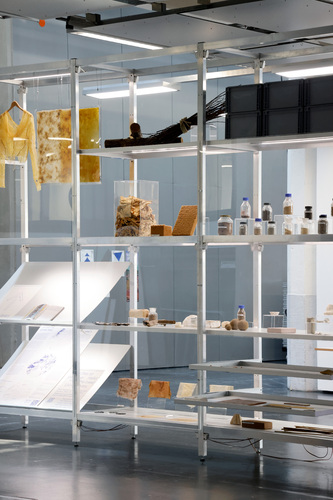 Bild:  Physical Living Library