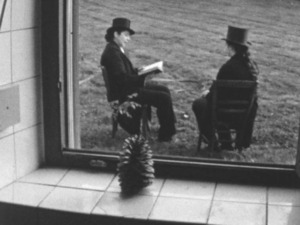 Picture: (Filmstill) Das Wasser ist silberhell und durchsichtig und möchte unberührt sein