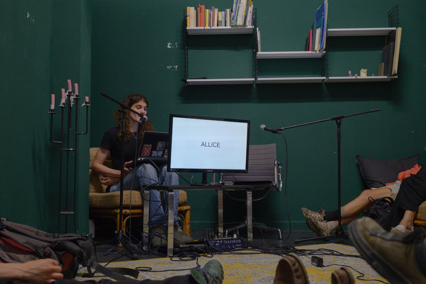 Picture: Big Hat Big Problems –a salonesque affair– hosted by Filler Verlag