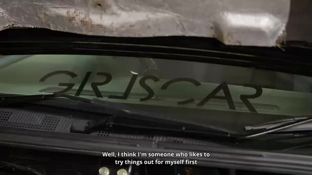 Bild:  KFZ-MechatronikerInnen