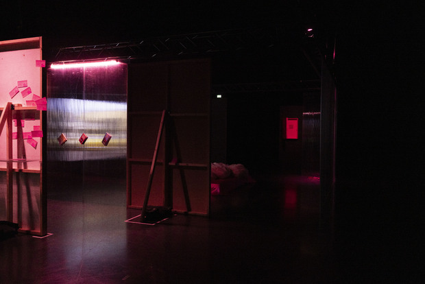 Bild:  Rauminstallation von außen