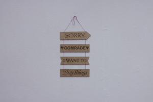Bild:  2. Sorry comadre, I want to buy things.
