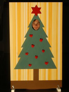 Bild:  Weihnachtsbaum mit Köpfchen und Herz(chen) 