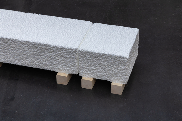 Bild:  foamed polystyrene stool + bench