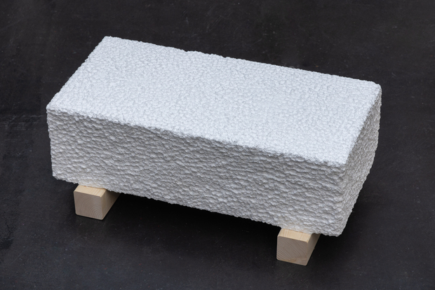 Bild:  foamed polystyrene bench